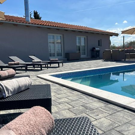 Kuca Za Odmor Capella Villa Stuti Eksteriør billede