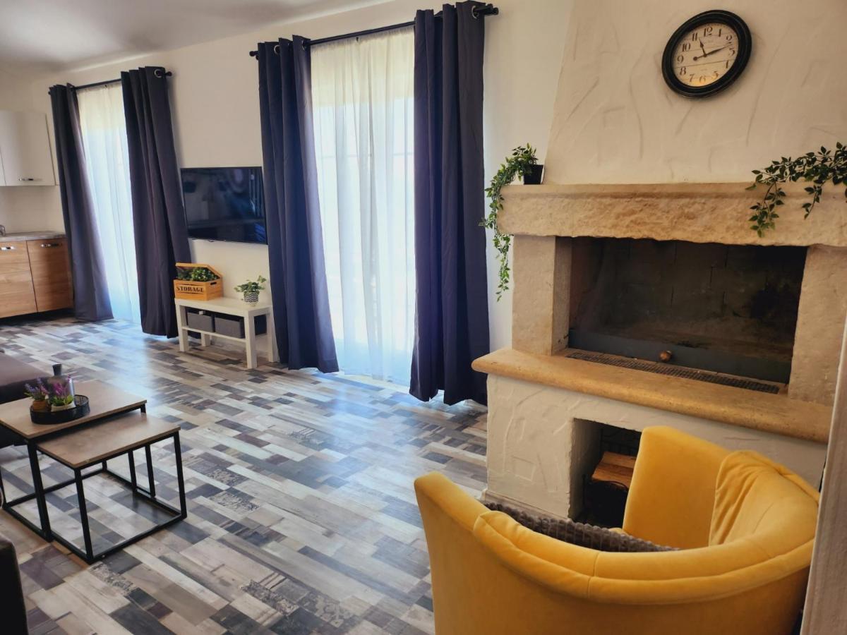 Kuca Za Odmor Capella Villa Stuti Eksteriør billede